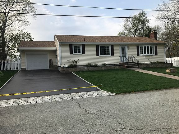 5th image of 14 Birchwood Dr