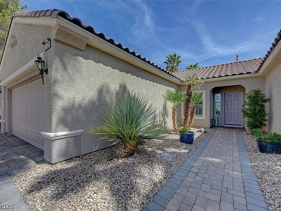 4th image of 2338 Schaeffer Hills Dr