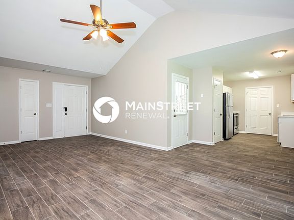 4th image of 533 Basswood Way