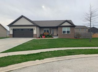 1729 Cuddy Dr, Chatham, IL 62629