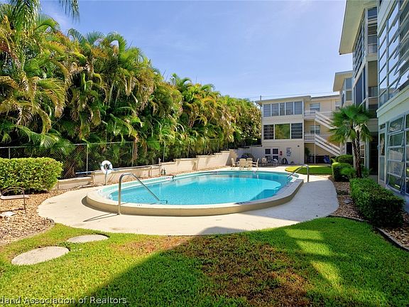 5th image of 1801 Lakeview Dr APT 301