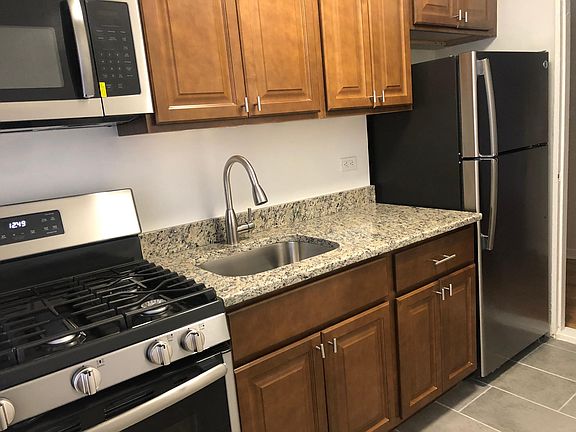 5th image of 15336 73rd Ave #1H