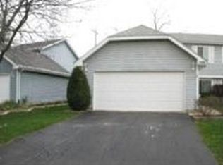 1320 Andover Dr, Aurora, IL 60504
