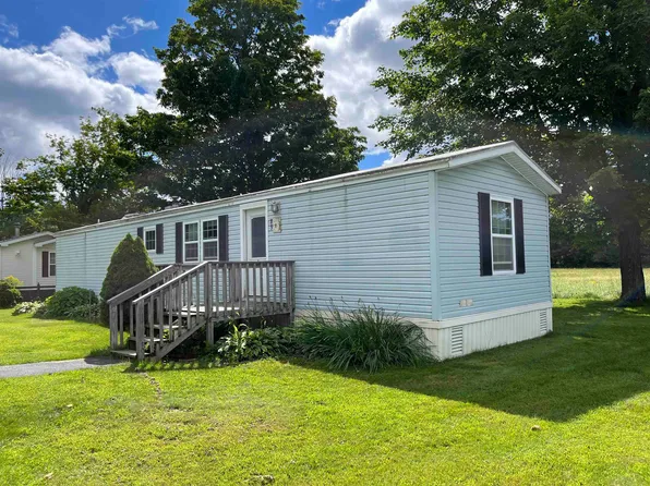 89 Roland Street, Barton, VT 05822