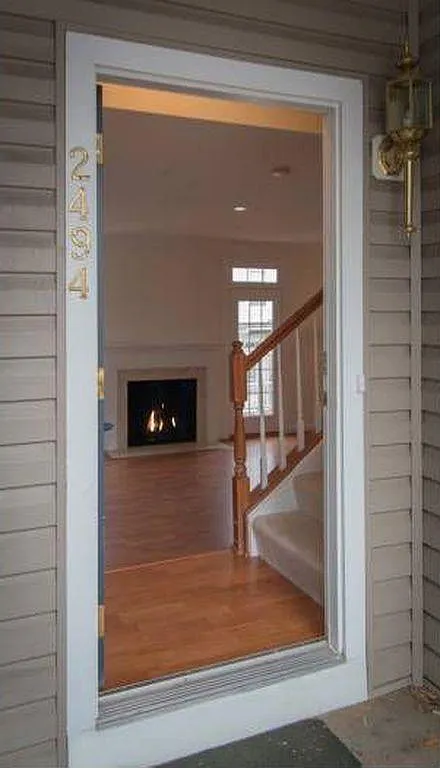 3 bed, 2.5 bath, 1700 sqft, $2,600 — Photo 3