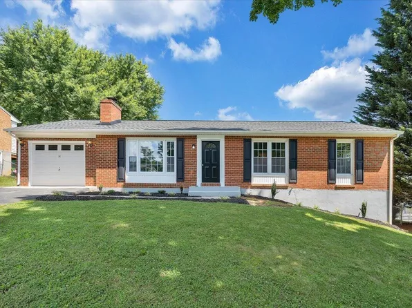 114 Chivas Dr, Roanoke, VA 24019