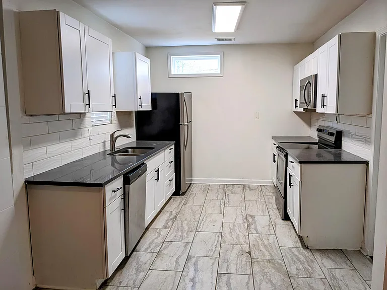1272 Almont Dr SW — Photo 5