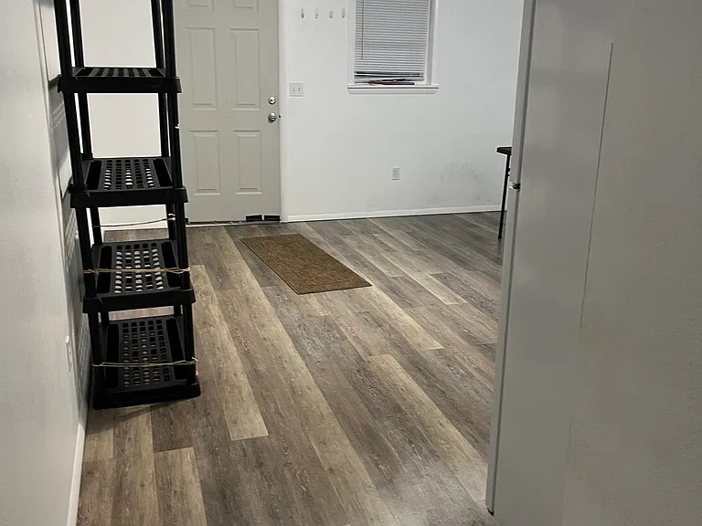 115 S Grand Ave #1 — Photo 2