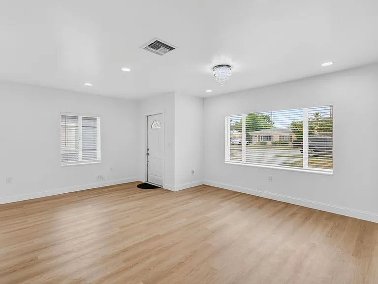 608 Fairfax Rd — Photo 13