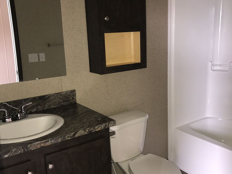 2nd image of 220 Pheasant Ln #220