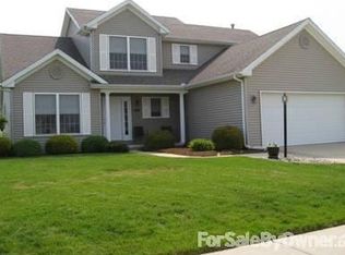 1704 Cypress Pointe Ct, Mahomet, IL 61853