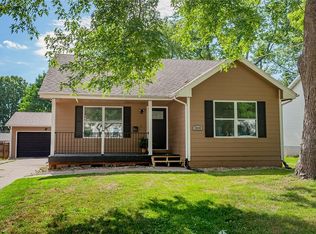 1010 67th St, Windsor Heights, IA 50324