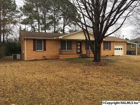2nd image of 302 Meadowbrook Dr SE