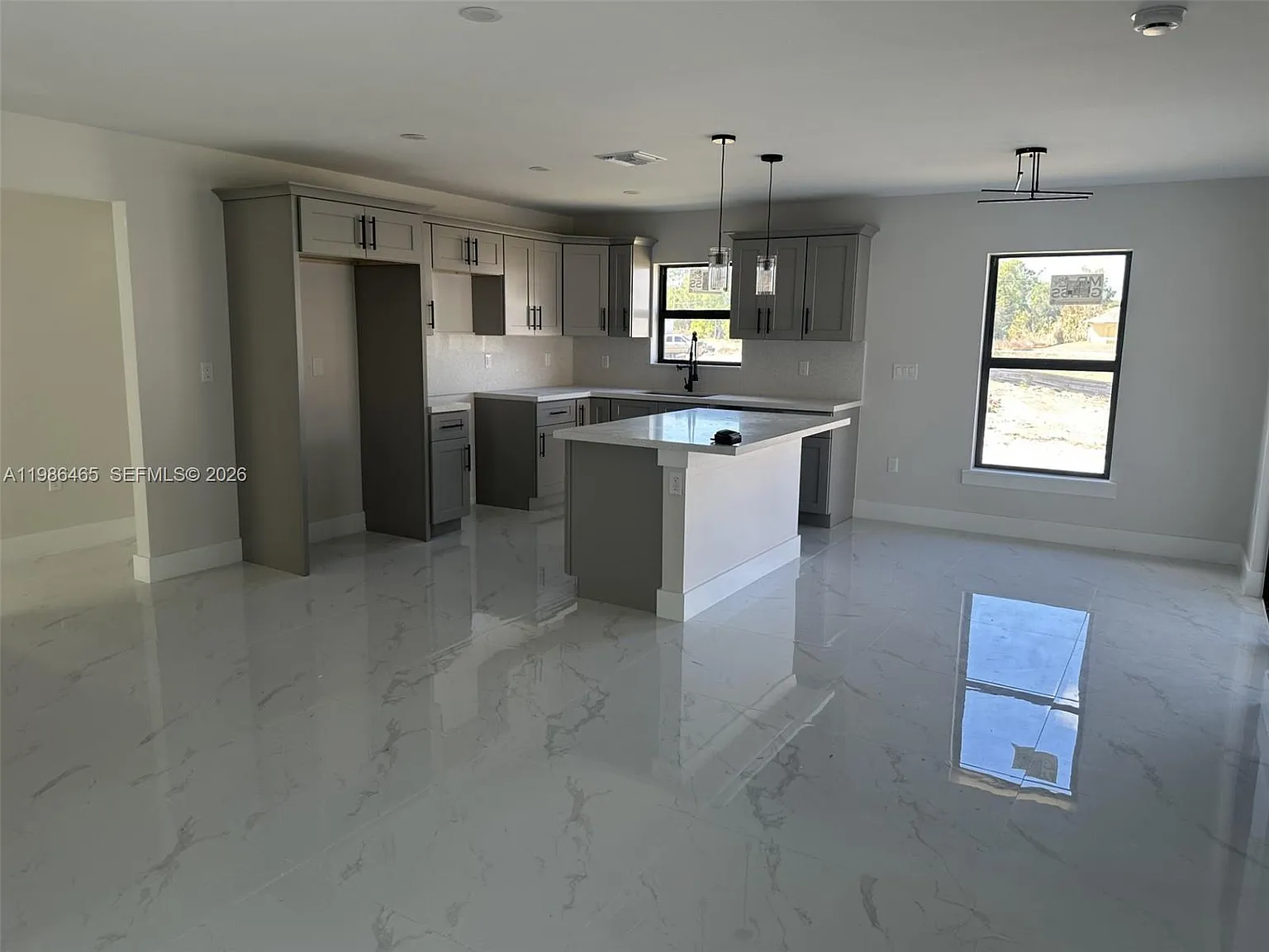 3 bed, 2.0 bath, $2,100 — Photo 4