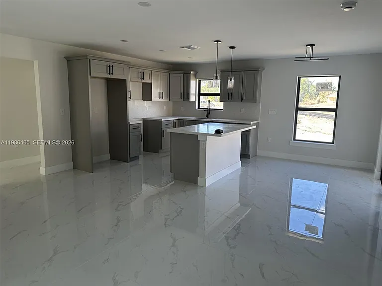 712 Euston Ave S — Photo 4