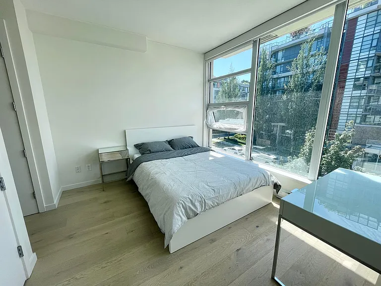 2528 Maple St #305 — Photo 12