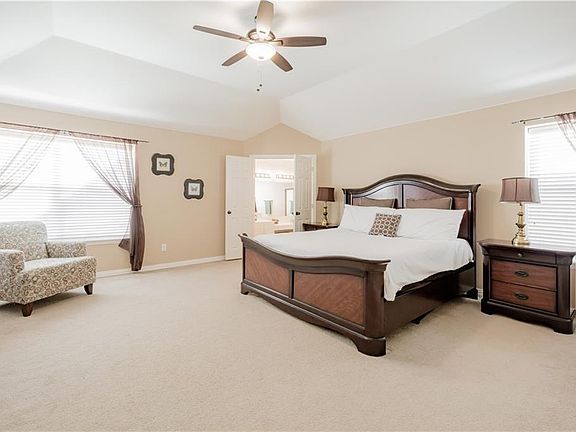 4th image of 2413 Aberdeen Ave