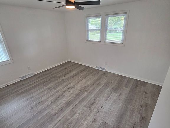 3rd image of 13512 W 90th Pl