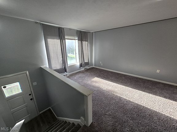 3rd image of 17253 Howe Rd
