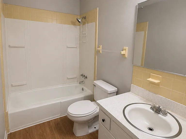 209 E McAden St #G — Photo 14