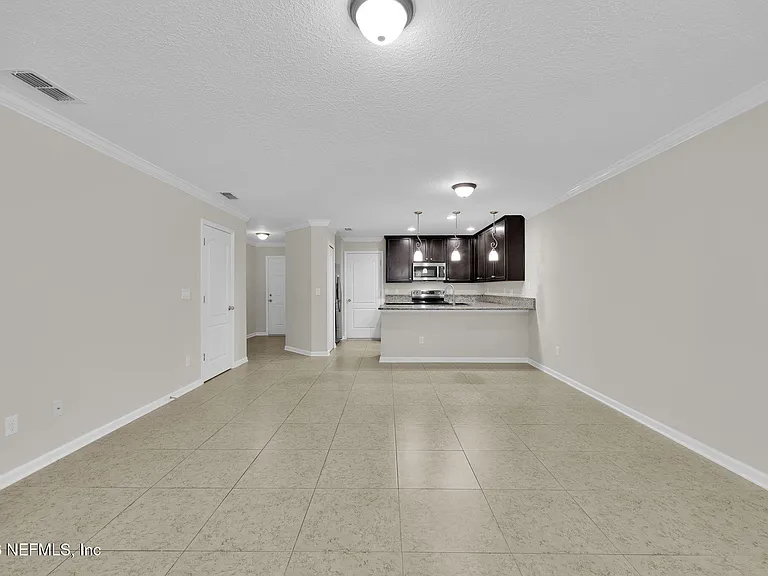 452 Walnut Dr — Photo 15
