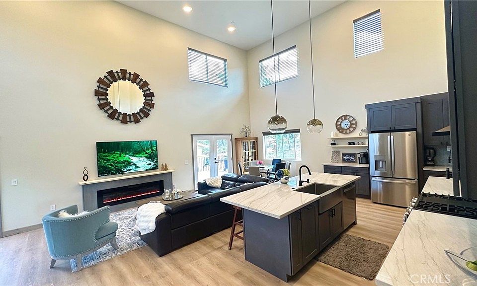 1st image of 1215 Valley View Dr