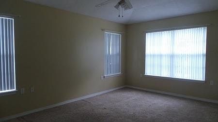 4th image of 1677 Governors Dr