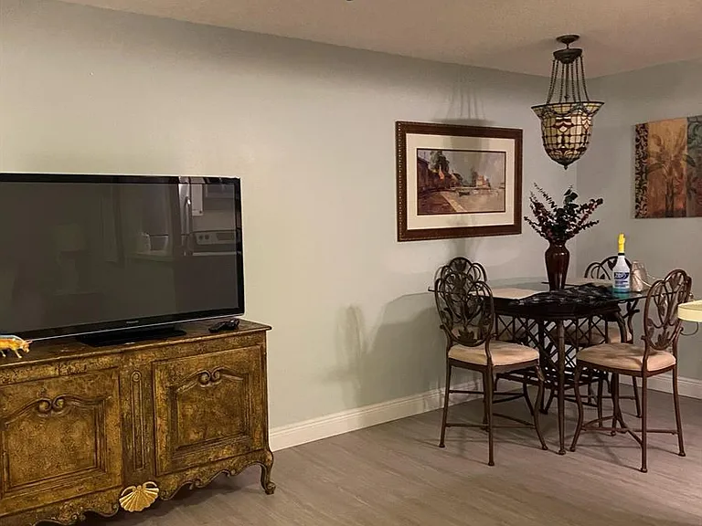 33 Lake Vista Trl #104 — Photo 4