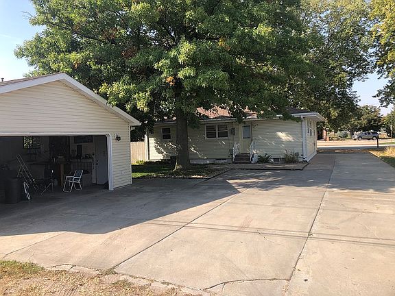 4th image of 617 N Custer Ave