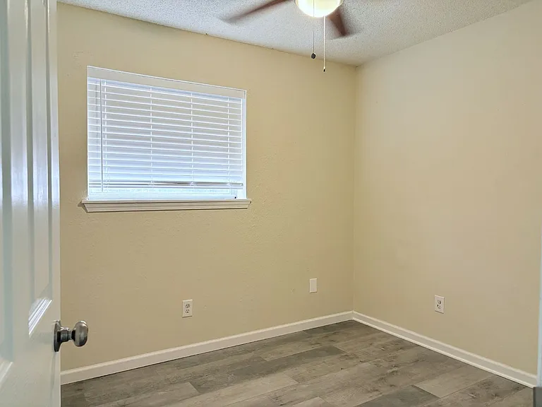 711 Meadowlake Dr — Photo 15
