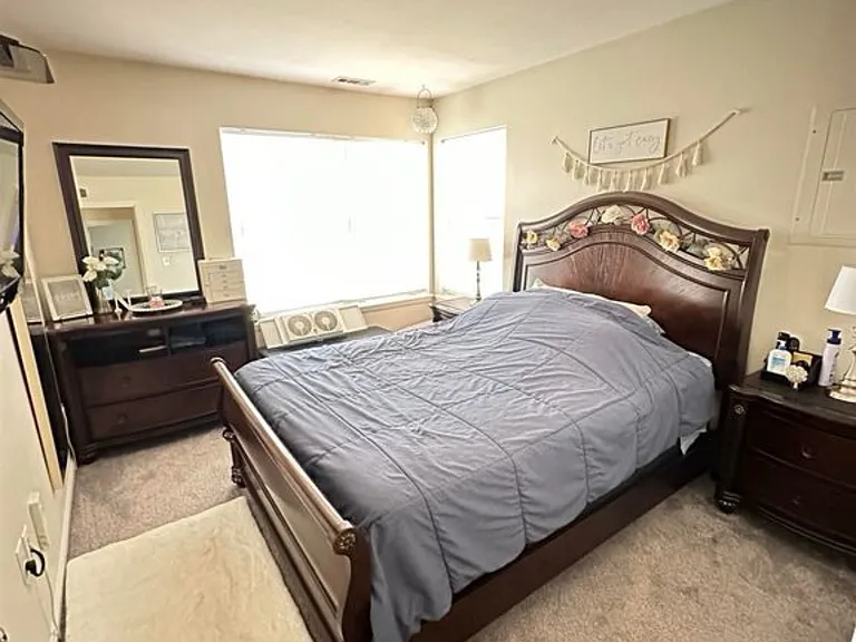 7 Chesapeake Dr #7 — Photo 6