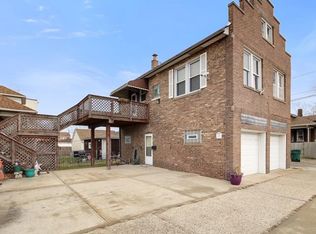 2049 Wespark Ave, Whiting, IN 46394