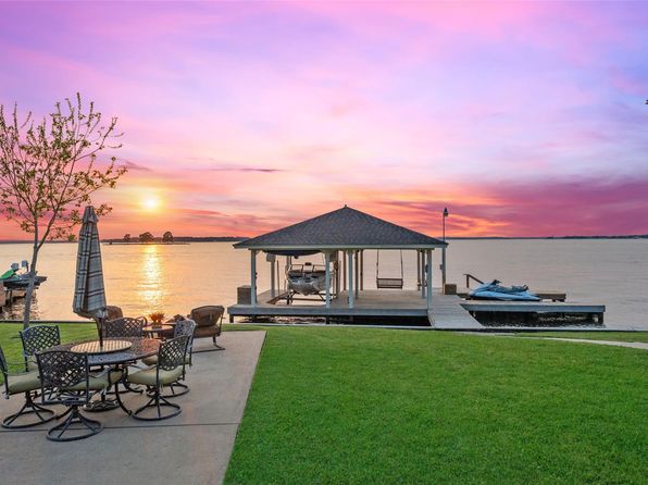 9663 W Shore Dr, Willis, TX 77318