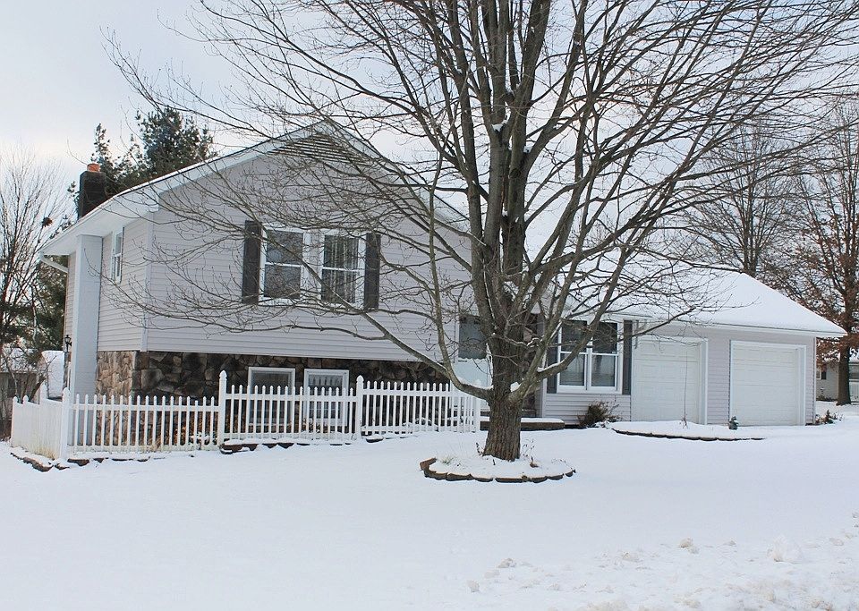 1st image of 642 Lakeview Dr