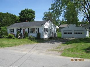 8 Broadlawn Dr, Brewer, ME 04412