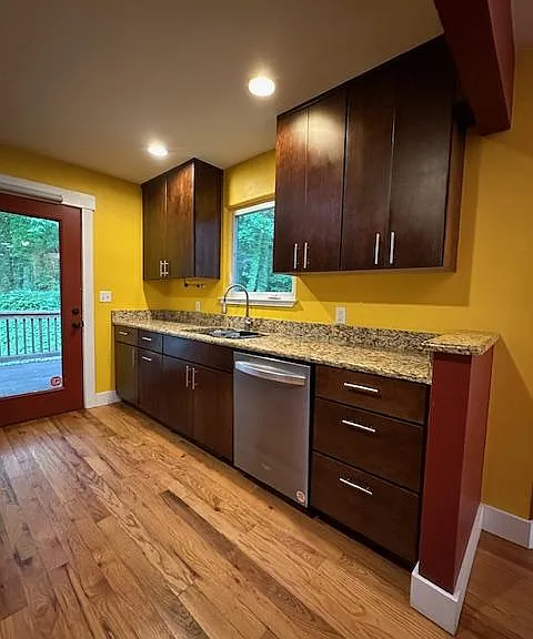 45 Florida Ave — Photo 20