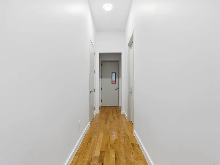 99 Main St #1A — Photo 2