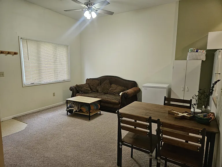 618 Thurston St #B — Photo 3
