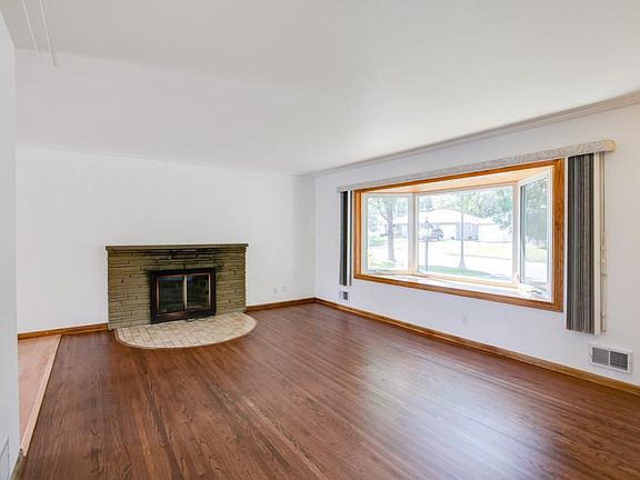 3rd image of 6733 Park Ave