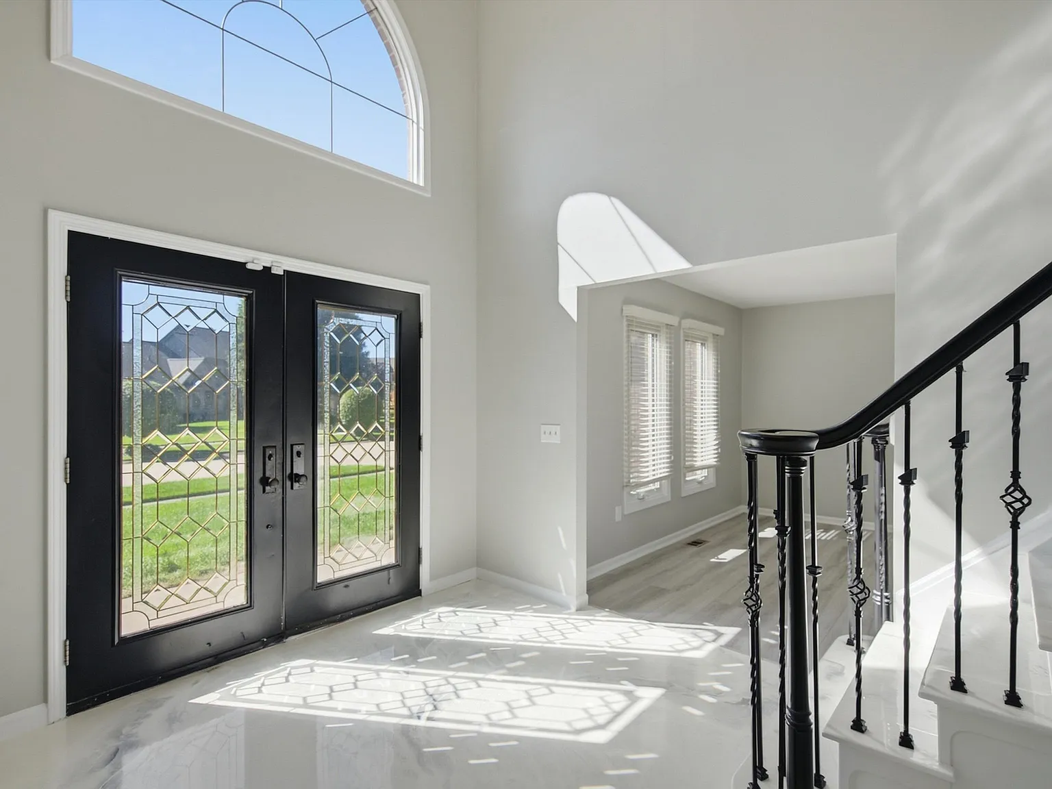 4 bed, 2.5 bath, 4628 sqft, $4,000 — Photo 4