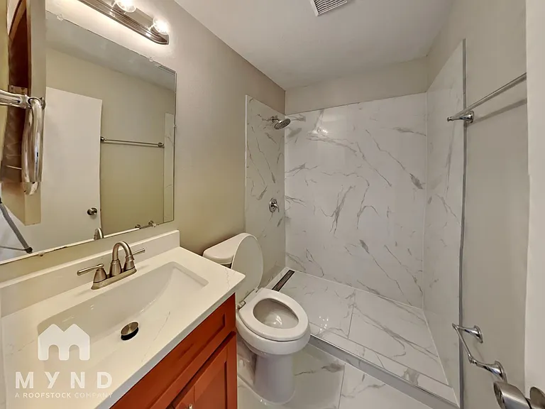 1960 Gregory Dr — Photo 13