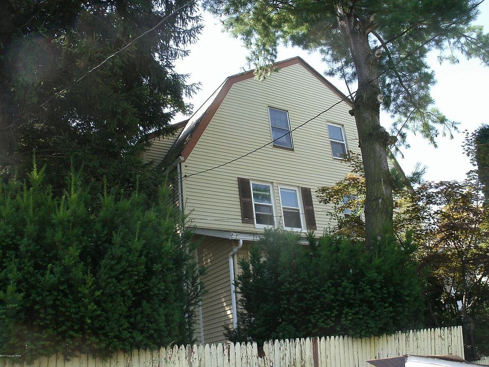 2nd image of 82 Avenue A