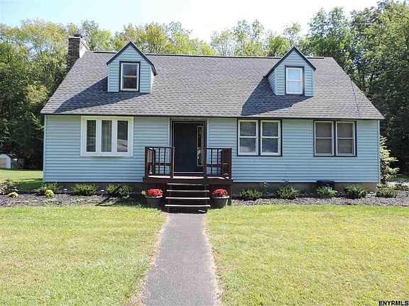 2nd image of 5 Veeder Dr