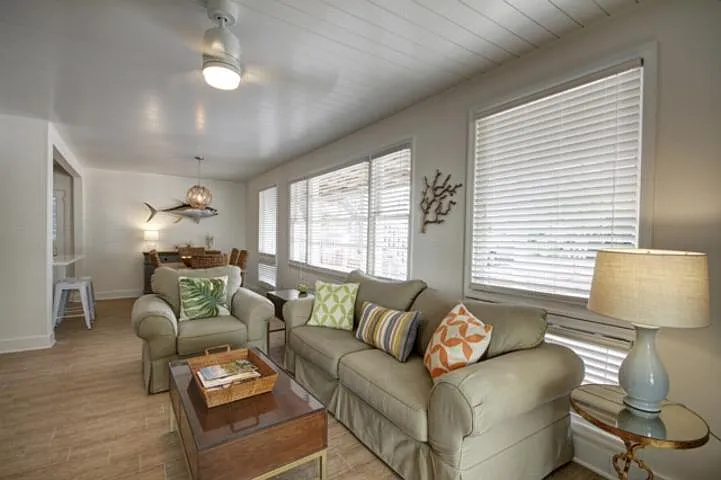 2 bed, 1100 sqft, $4,800 — Photo 3