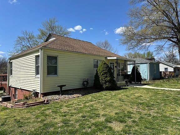 2nd image of 1308 Lawrence Ave