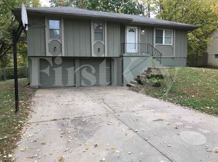 112 SE Westminister Rd, Blue Springs, MO 64014