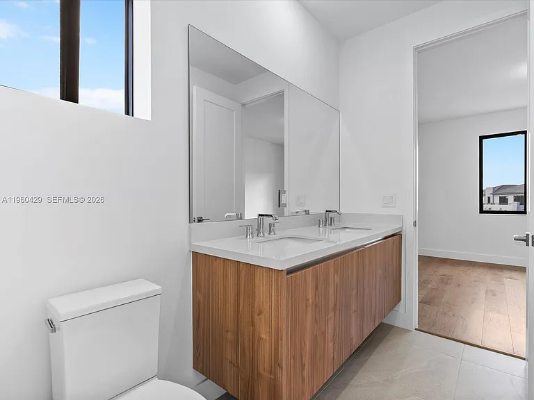 19701 NE 16th Pl — Photo 58