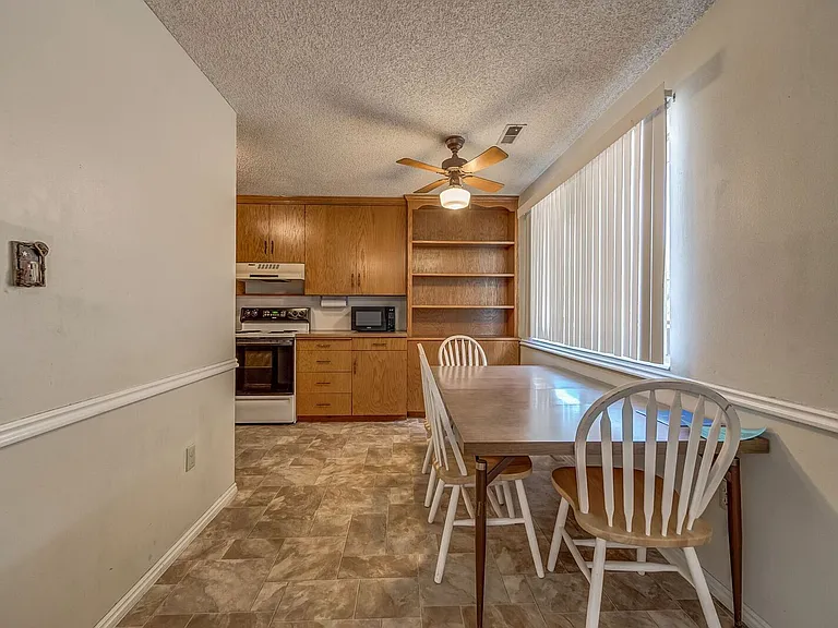 639 N University Ave #9 — Photo 4