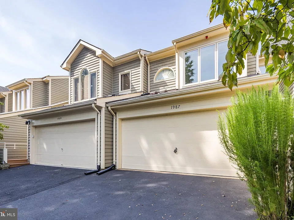 1987 Lakeport Way