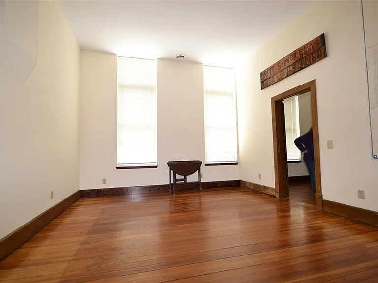 116 E Jefferson St #A — Photo 7